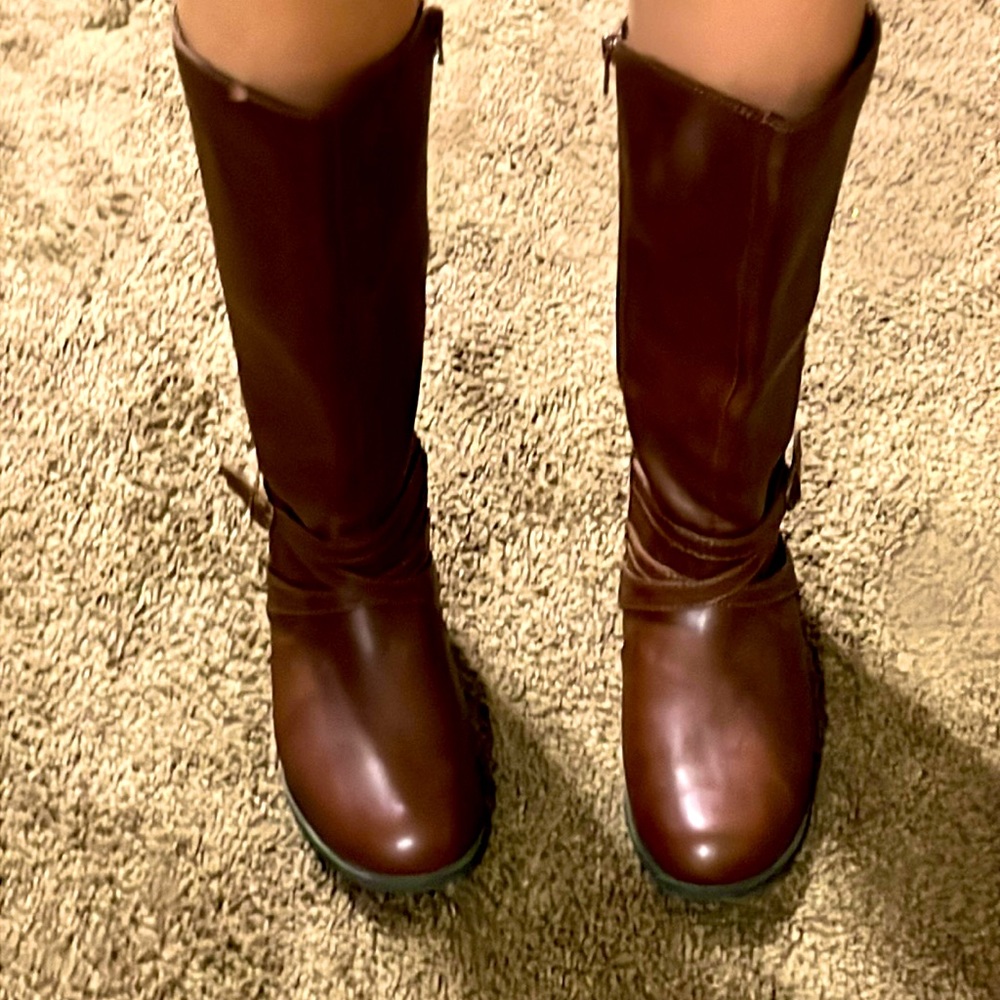 Size 5, brown boots